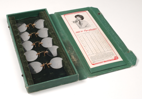 Canvas box which includes display models of different dimensions of pince nez 