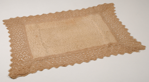 Rectangular cloth made from cotton and silk thread
