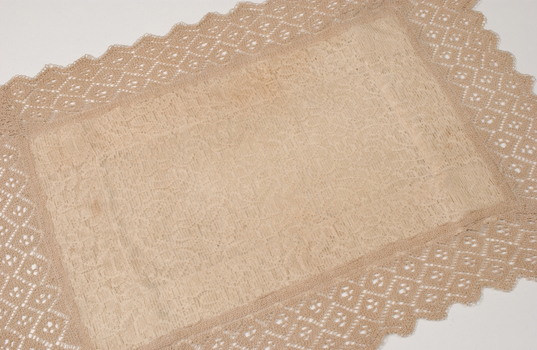 Rectangular cloth made from cotton and silk thread