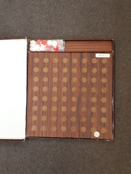 1 wooden box with 64 red/white reversible pieces