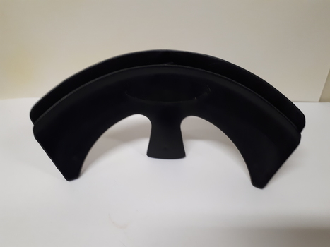 Plastic fan style with single grip at base