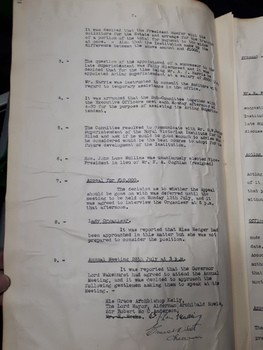 Minutes of the Sydney Industrial Blind Committee meeting 1937