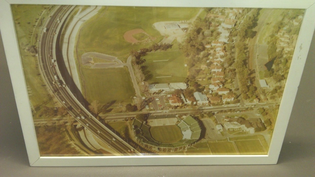 Aerial photograph of Kooyong Tennis Centre, Monash Freeway and grounds of AFB