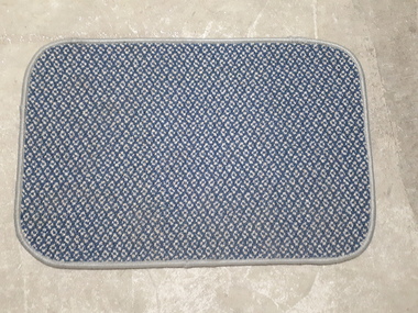 Object, Mats