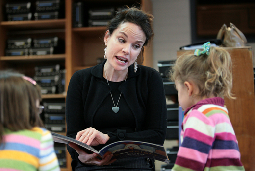 Sigrid Thornton reading Goodnight Lulu to the children, including Claudia and Kate