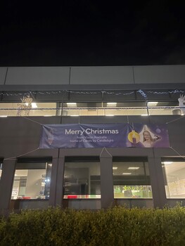 Christmas decorations at 454 Glenferrie Road