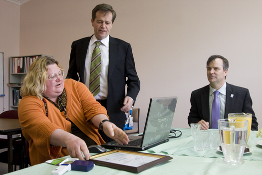 Trudy Ryall speaking with Bill Shorten with Chris Edwards looking on