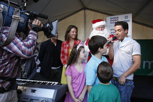 Carols launch: Steve Jacobs, John Foreman, the Law family, Anthony Callea and Santa