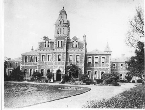 Historic St Kilda Road building image