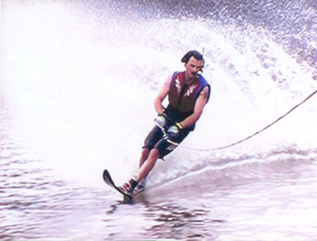 Male waterskiing - not used in book
