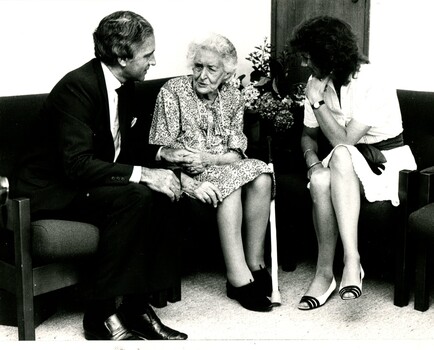 Andrew and Margaret Peacock speak with Mary Lawless