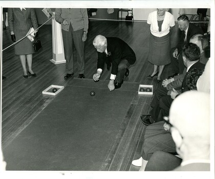 Sir Rohan tries his hand at bowls