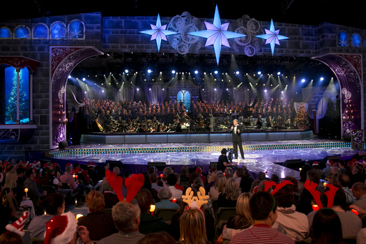 Denis Walter performing on the stage