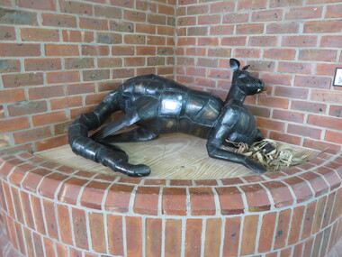 Metal kangaroo sculpture