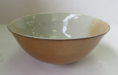 Ceramic, Gwyn Hanssen Pigott, Woodfired Bowl by Gwyn Hanssen Piggot, c1986, c1986