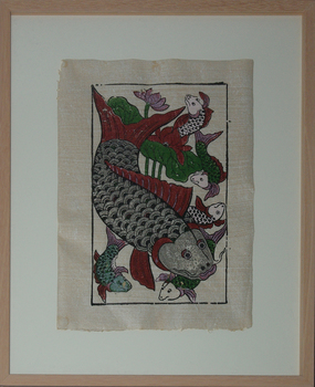 Large fish with five smaller fish surrounding it