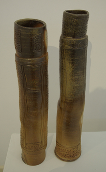 2 cylindrical vessels