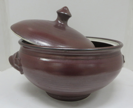 Glazes and lidded casseroles