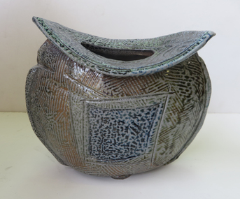 Ceramic pot