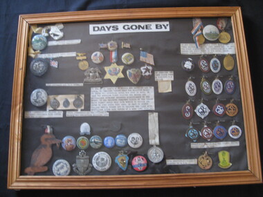 Memorabilia - Heraldry/Memorabilia, Days Gone by, 1881 - 1991