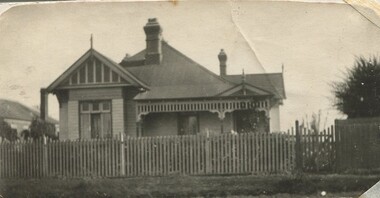 Photograph, 10 Pembroke Street, Surrey Hills