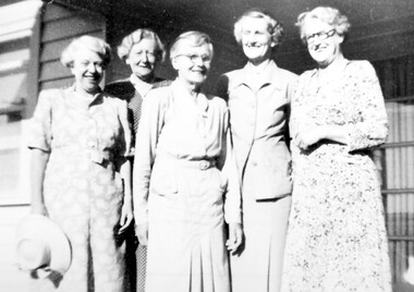 Photograph, Miss Jane Elizabeth (Jean) Pearson and her sisters in 1952, 1952
