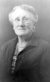 Photograph, Mrs Florence Margaret Tacey (nee Edwards)