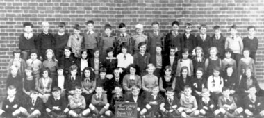 Photograph, Surrey Hills State School Grade 4 1935, 1935