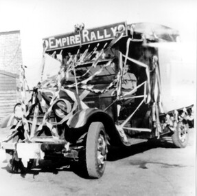 Photograph, Lloyd's butcher's truck decorated for Empire Day celebrations in Surrey Hills in 1930s