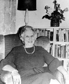 photograph, Dr Una Porter