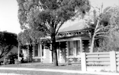 Photograph, 1 Russell Street, Surrey Hills in 1988