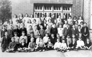 Photograph, Surrey Hills Primary School class photo, Grade 4, 1929