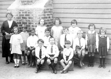 Photograph, Miss Susan Kelsall's school, Canterbury Road, Surrey Hills, 1925