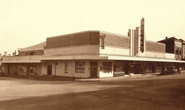 Photograph, Exterior of Surrey Theatre at 140-148 Union Road, post 1939, 1939