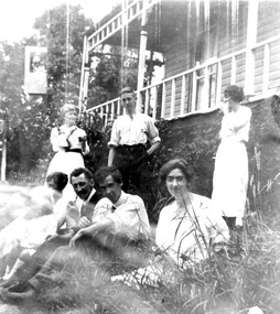 Photograph, Pye and Stamford family members at 'Tanglewood', 12 Loch Street, Surrey Hills, c1916-1918, 1916-1918