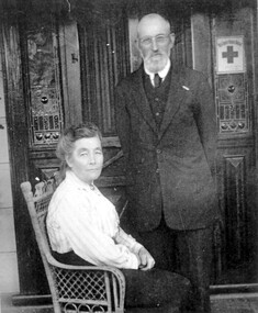 Photograph, Richard and Annie Bate at 'Camelford', 7 Norris Street, Surrey Hills, c1914/1915