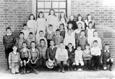 Photograph, Surrey Hills Primary School class photo, circa 1911, 1911