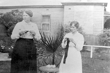 Work on paper - Photograph, Jane Slessar knitting for the Red Cross, WW1, 1914