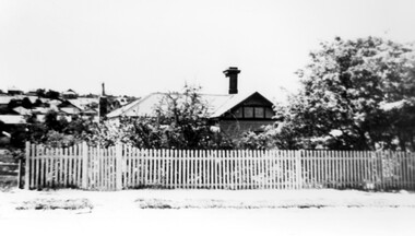Photograph, 87 Essex Road, c 1930 (demolished), 1930