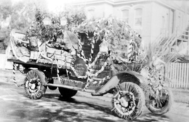 Photograph, Armitstead Woodyard truck decorated for Empire Day, mid-1930s, 1930