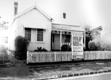 Photograph, 33 Clyde Street, Surrey Hills