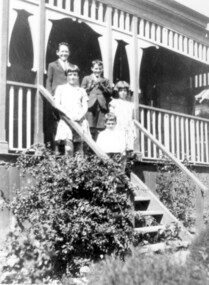 Photograph, McPhie children, of 5 Suffolk Road, Surrey Hills