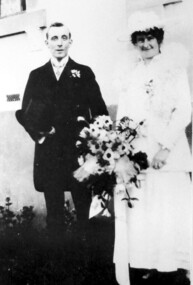 Photograph, Wedding Day of Amelia Amy Jacobs and James Dodgshun from Surrey Hills, 1916