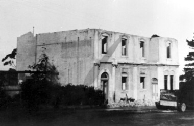 Photograph, Demolition of Tower House Day and Boarding School, Surrey Hills in 1932 (2), 20/08/1932