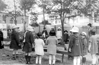 Photograph, Holy Trinity kindergarten group, 1924