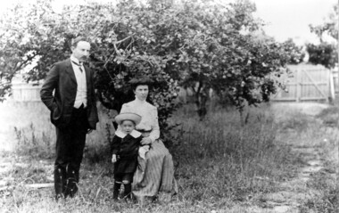 Photograph, Dr James Blakie, his wife Catherine and son Ray, c1912