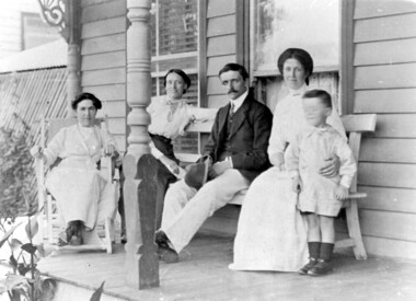 Photograph, Mr and Mrs P Falconer and son, Ron at Aird family home, 1913