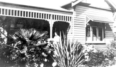 Photograph, Falconer family home, 'Legerton' at 15 Albert Crescent, 1920
