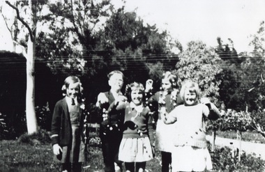 Photograph, Children at Tantallon, 49 York Street in the 1930s, 1930s