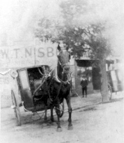 Photograph, Fred Lyons' hansom cab, c1916, 1916